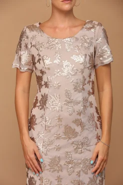 Kortærmet festkjole med pailletter 3456