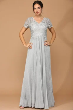 Lys sølvfarvet selskabskjole med korte ærmer 5241