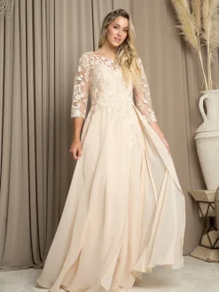 Selskabskjole med ærmer og fine blonder 5258